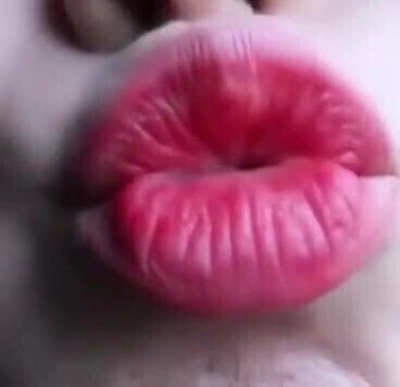 A Non-Stop Look At Gahyeon's Dick Sucking Lips