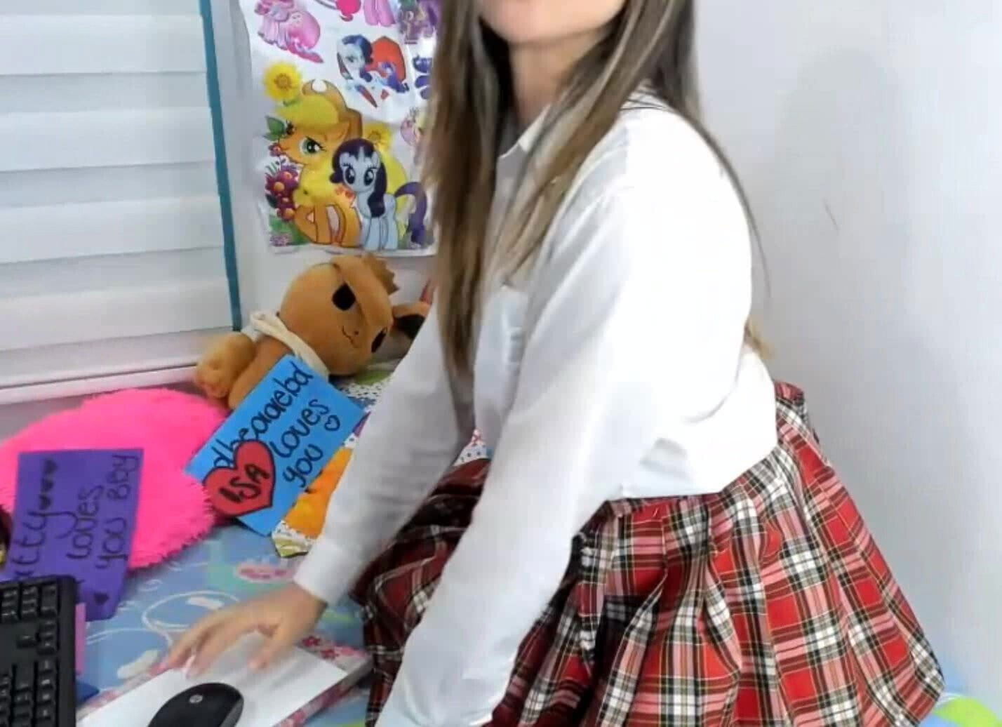 Estudiante preparatoria llegando con calson mojado 