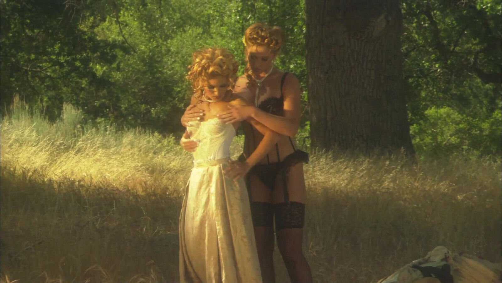 Retro Lesbians Horny MILF licks: First Bath