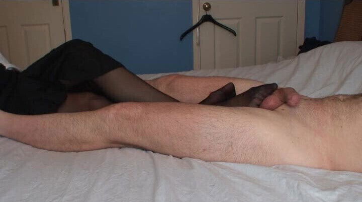 Lilly gives a foot job