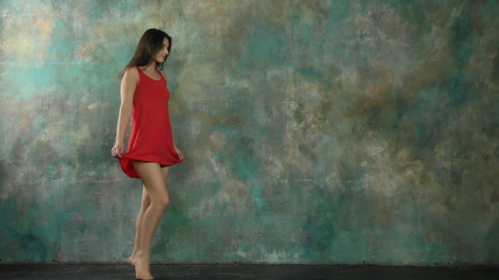 Slender Nadara shows yummy pussy flexible positions