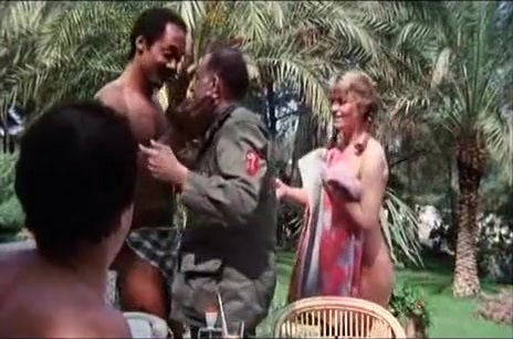 Mon cure chez les nudistes