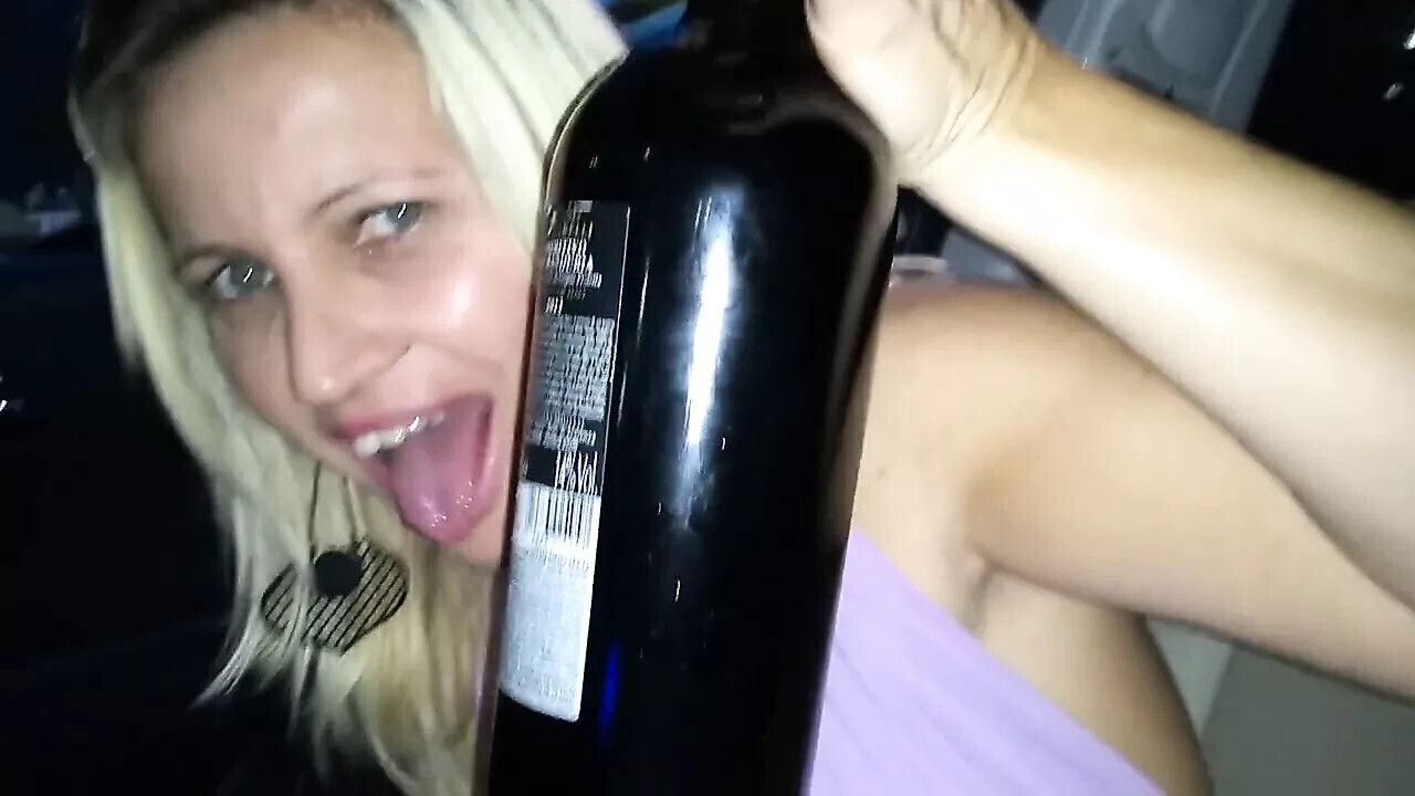 Angelica Loira milf pagando peito corno filmando