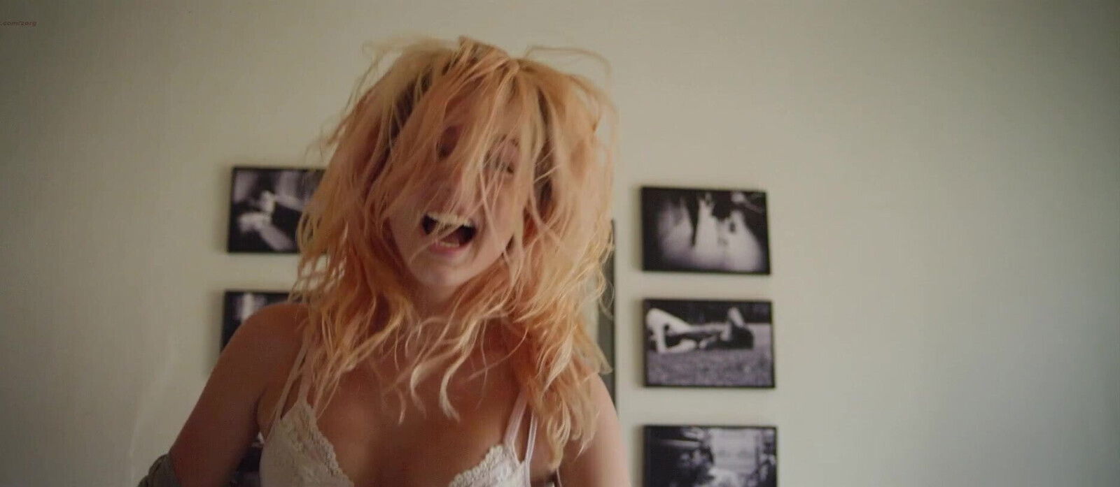 Ana de Armas Por Un Punado De Besos (ES-2014)