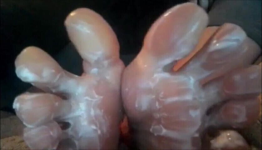 Dina's ceamy feet