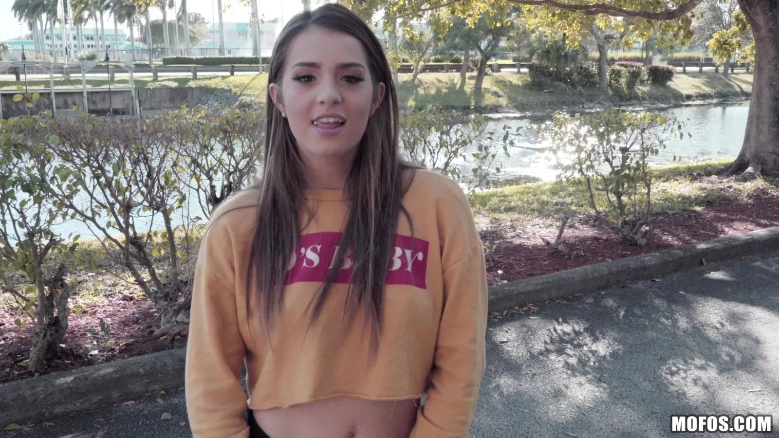 Amateur video with Latina pornstar Sofie Reyez giving head