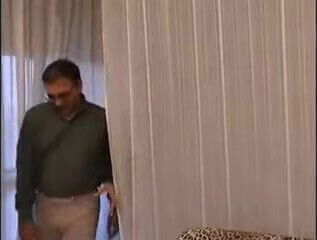 Italia-Transessuale risponde ad annuncio di un uomo