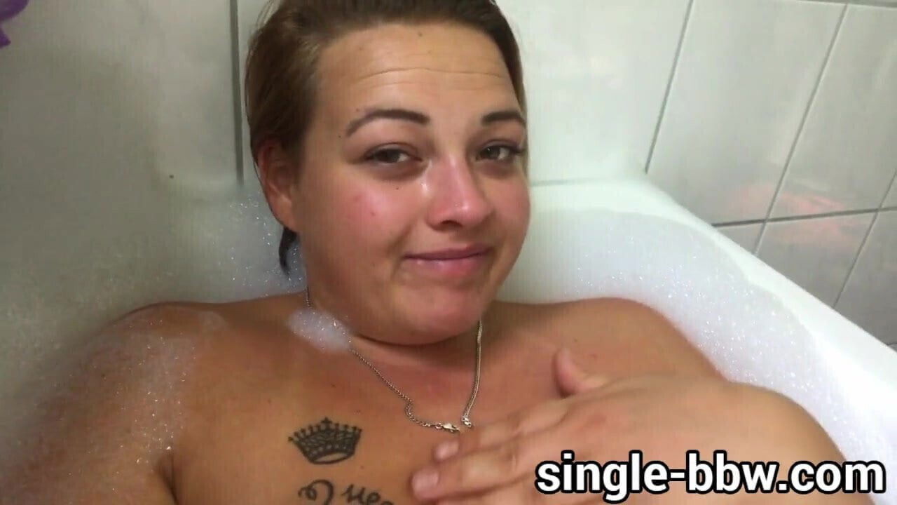 Sexy German Teen BBW with Huge Tits, fat belly in bathtub 