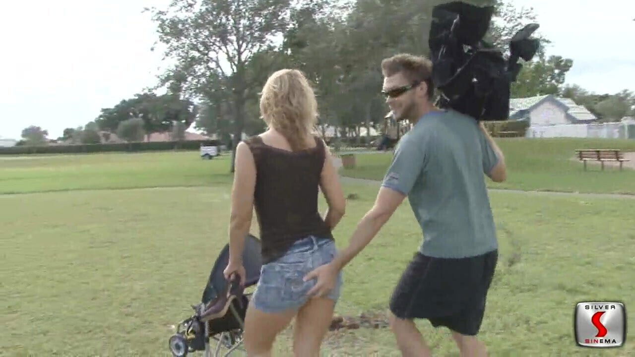 Blond Soccermom Pickup good acting dialog