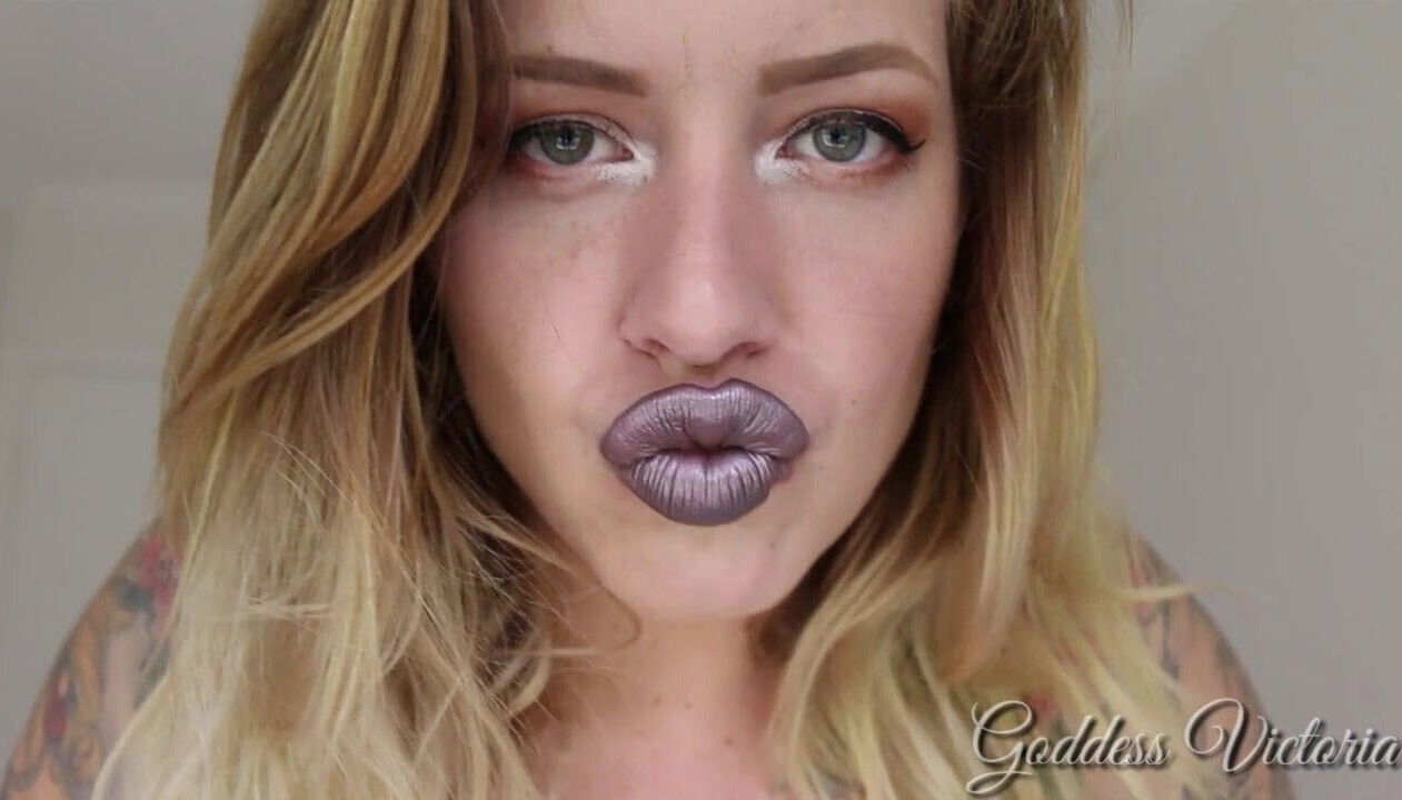 Silver lippy smooches