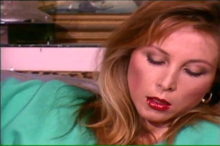 LUNAR Nice woman Juliet Brosiny have with mens.