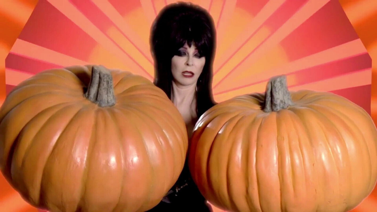 ELVIRA 2 Big Pumpkins 