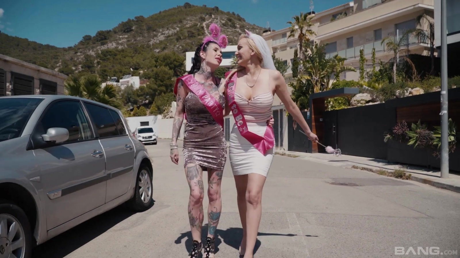 Threesome fucking with tattooed wife Megan Inky Amber Jayne