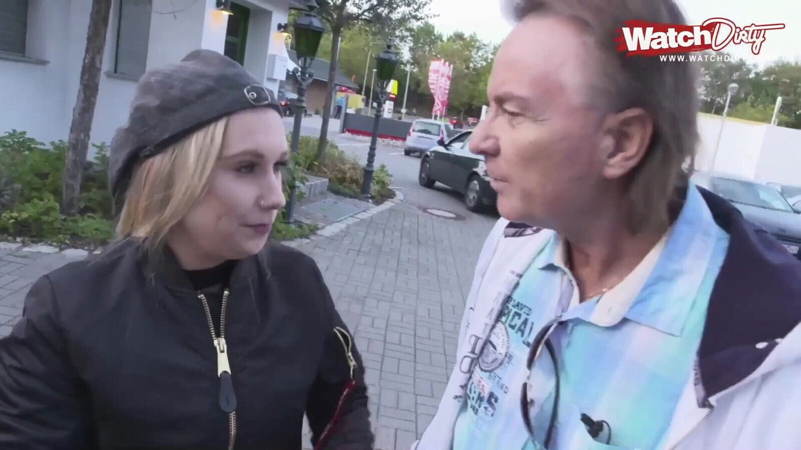 Junges Teen Strasse aufgerissen