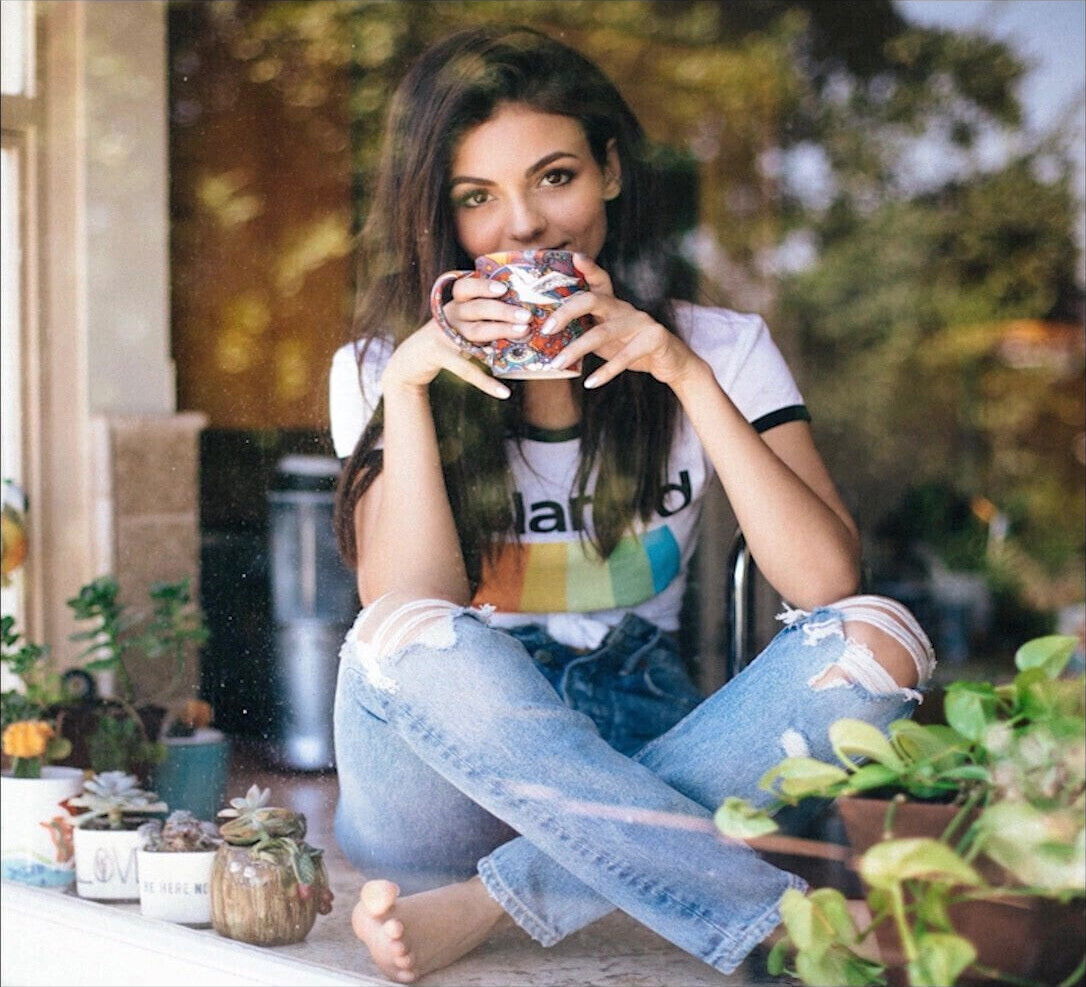  Goddess Victoria Justice Feet Worship (With Moans) 