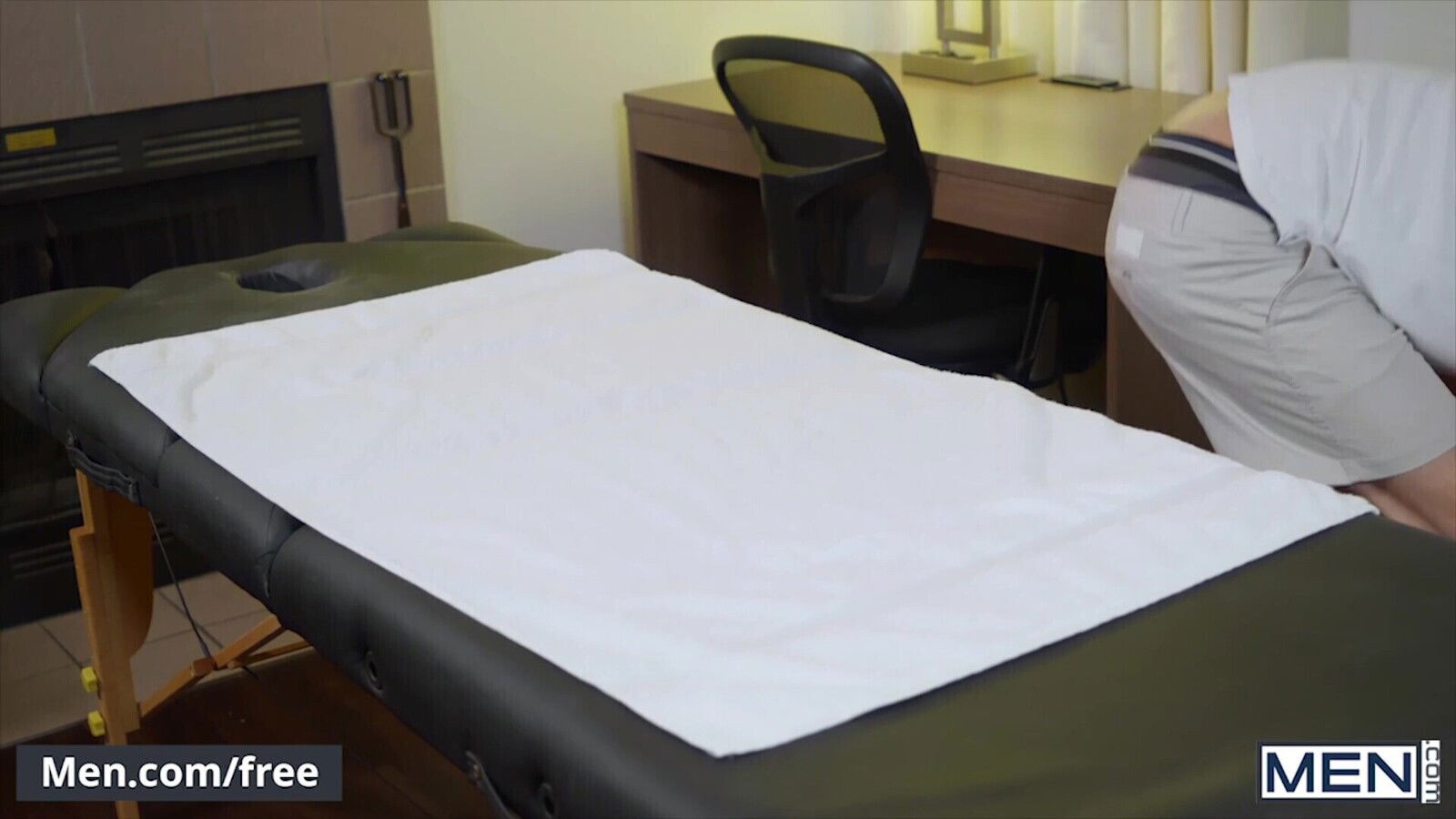 Men com Matt Wellington Micky Jr Real Stiff