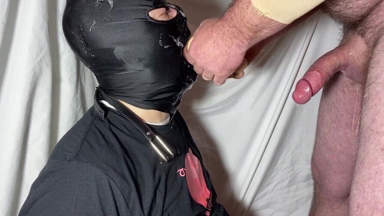 Alpha getting sloppy head from his personal faggot