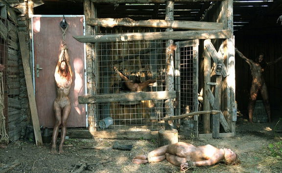 Adelle Unicorn & Wanessa Cooper in The Beast From The Woods - xVirtual