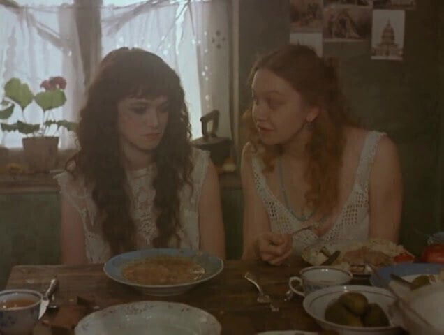 Yama (1990) 018 Lyubov Rudneva, Tatyana Dogileva