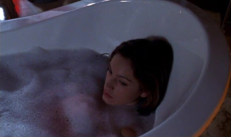 Kelly Brook: Sexy Bath Girl - Smallville