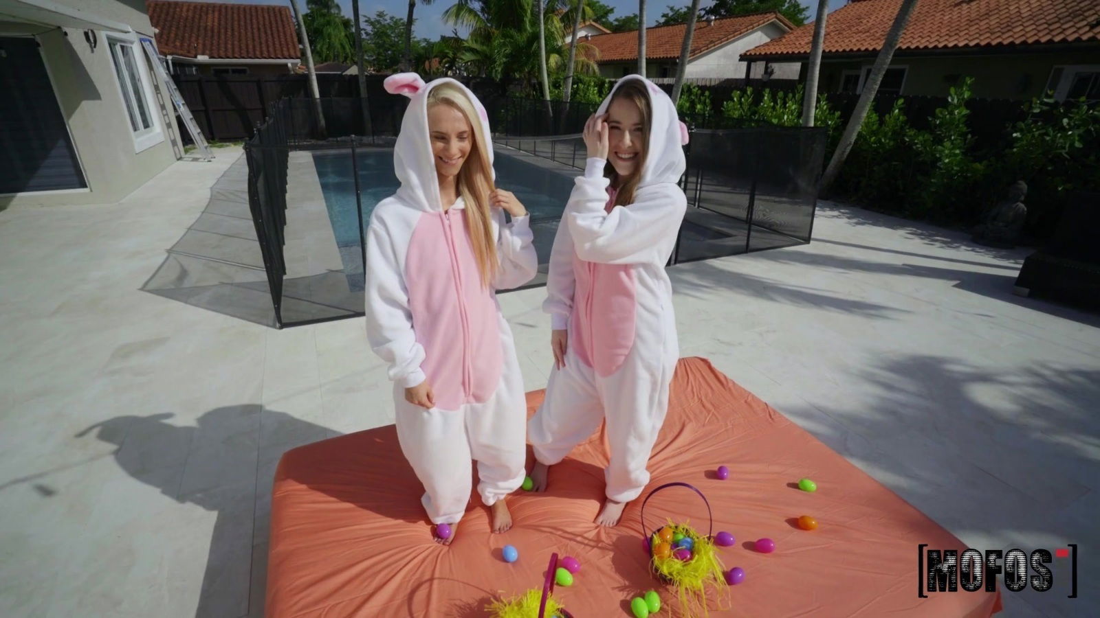 Lucky guy drills pussies of cute Alice Merches and Sadie Hartz