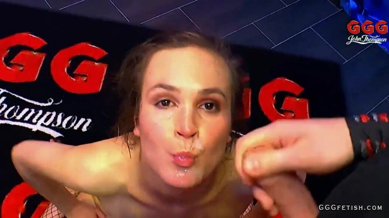 Brunette slut gives blowbang gets bukakkes