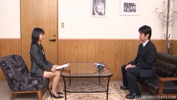 Japanese secretary Nanami knees pleasing shaft