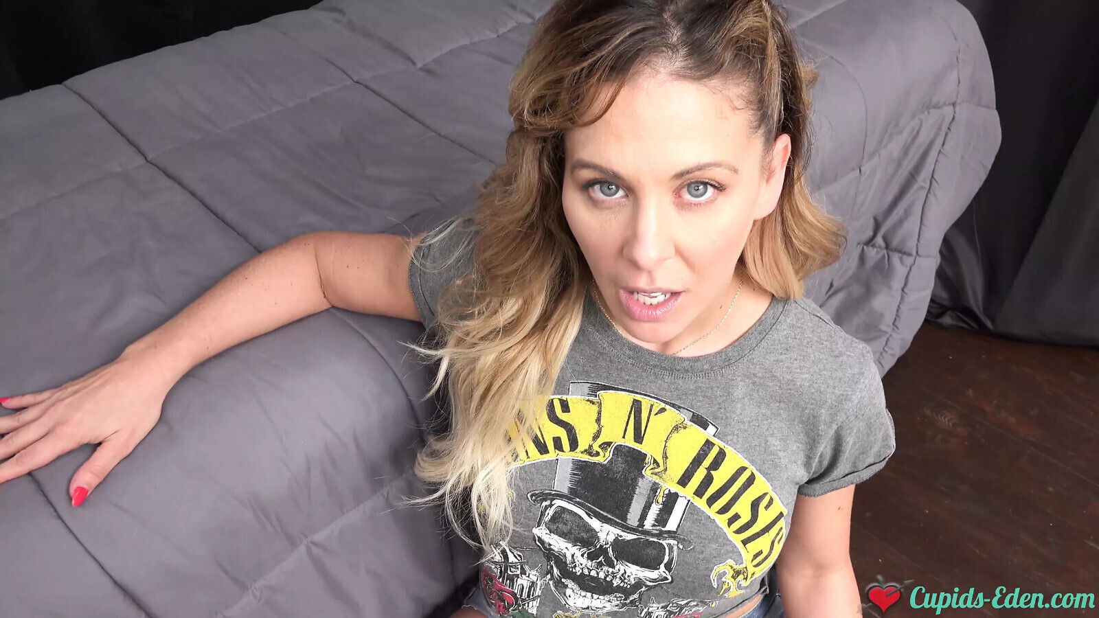 Milf Takes Advantage Teen Neighbor Cupids-Eden