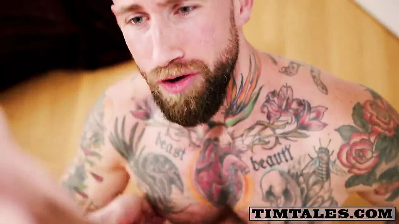 Kruger fucks bareback Troy Daniels