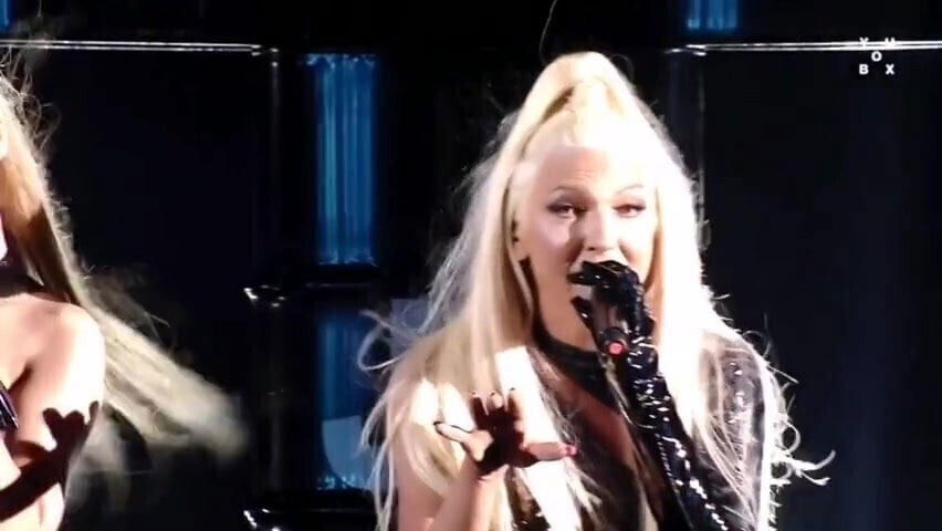 Serbian Jelena Karleusa Hurricane wants