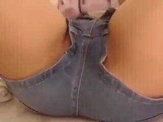 Milf Filipina Water Fall pussy.