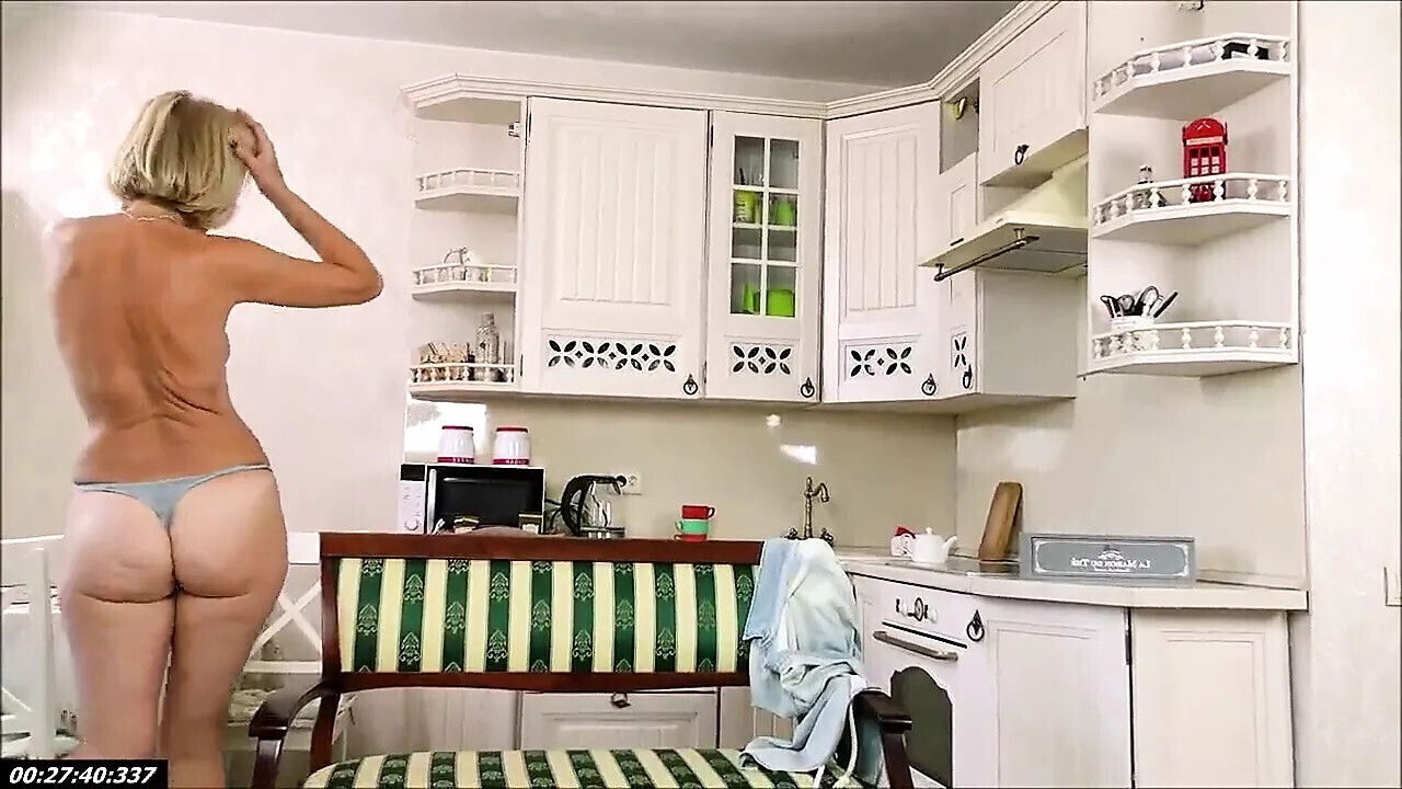 Lustful deaf-mute Russian grandma Diana…