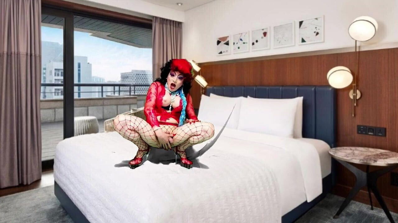 Shemale Pornstar Niclo (25)