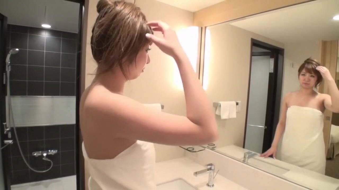 Horny Japanese model Yura Misaki in Hottest handjobs, showers JAV movie