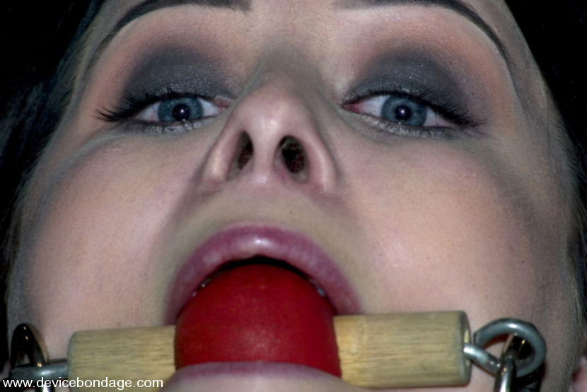 Alexa Von Tess in Cocoon - DeviceBondage