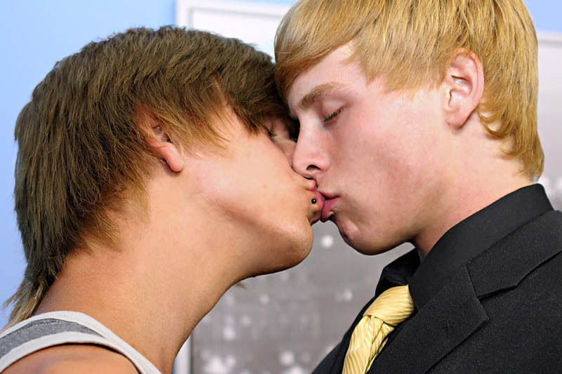 Nathan Clark & Nick Duvall - Ass to Mouth with Nathan and Nick - BoyCrush