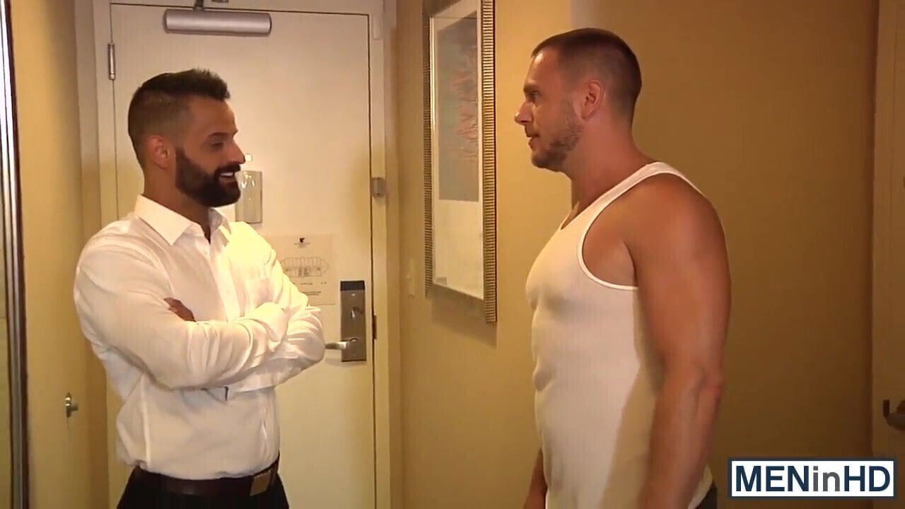 NEEDTO FUCK THIS SUPERBE BEARDED