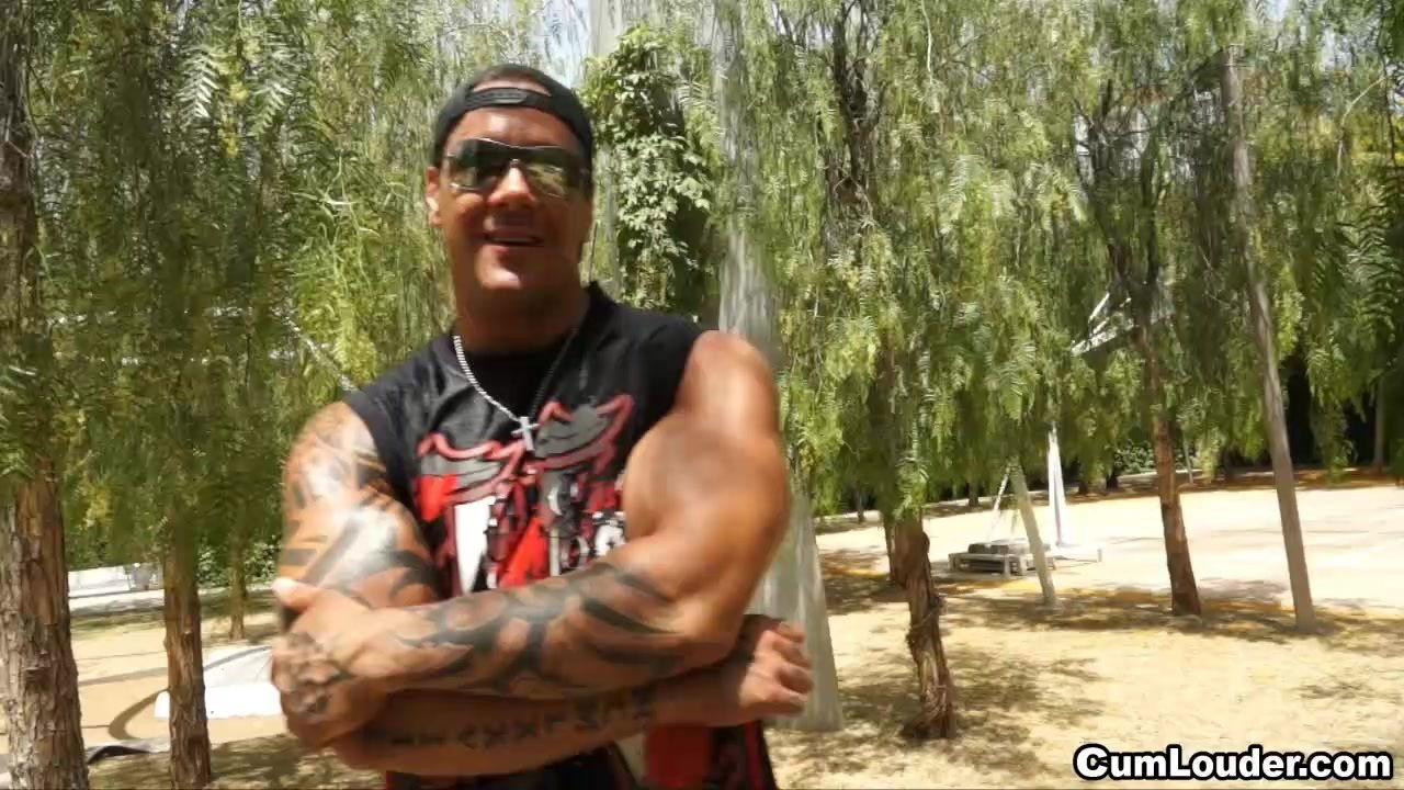 Lascivious breasty youthful doxy engulfing a large 10-Pounder on the street