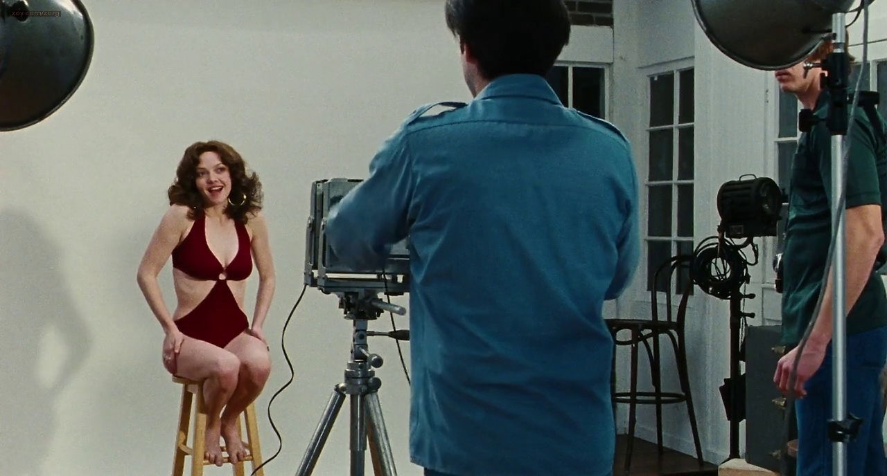 Amanda Seyfried stripped scenes
