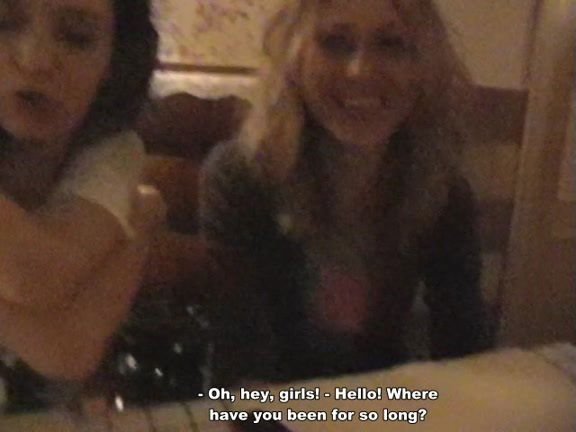 Bad beauty gives head in public restroom