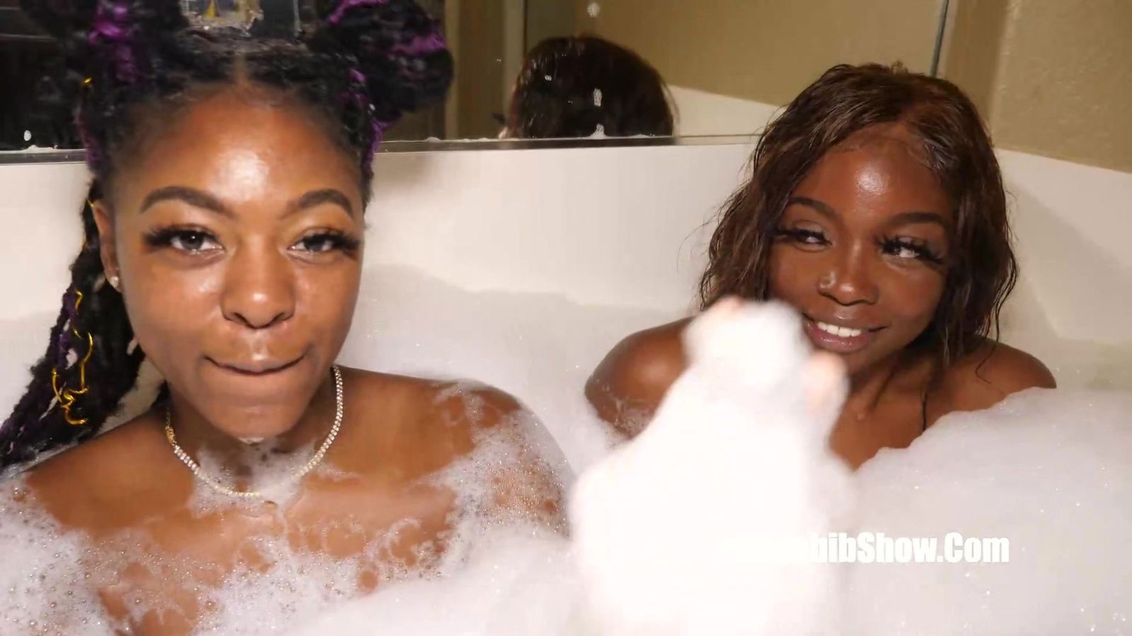 two sexy chocolate jada dee ambitious booty thickie strip n tease