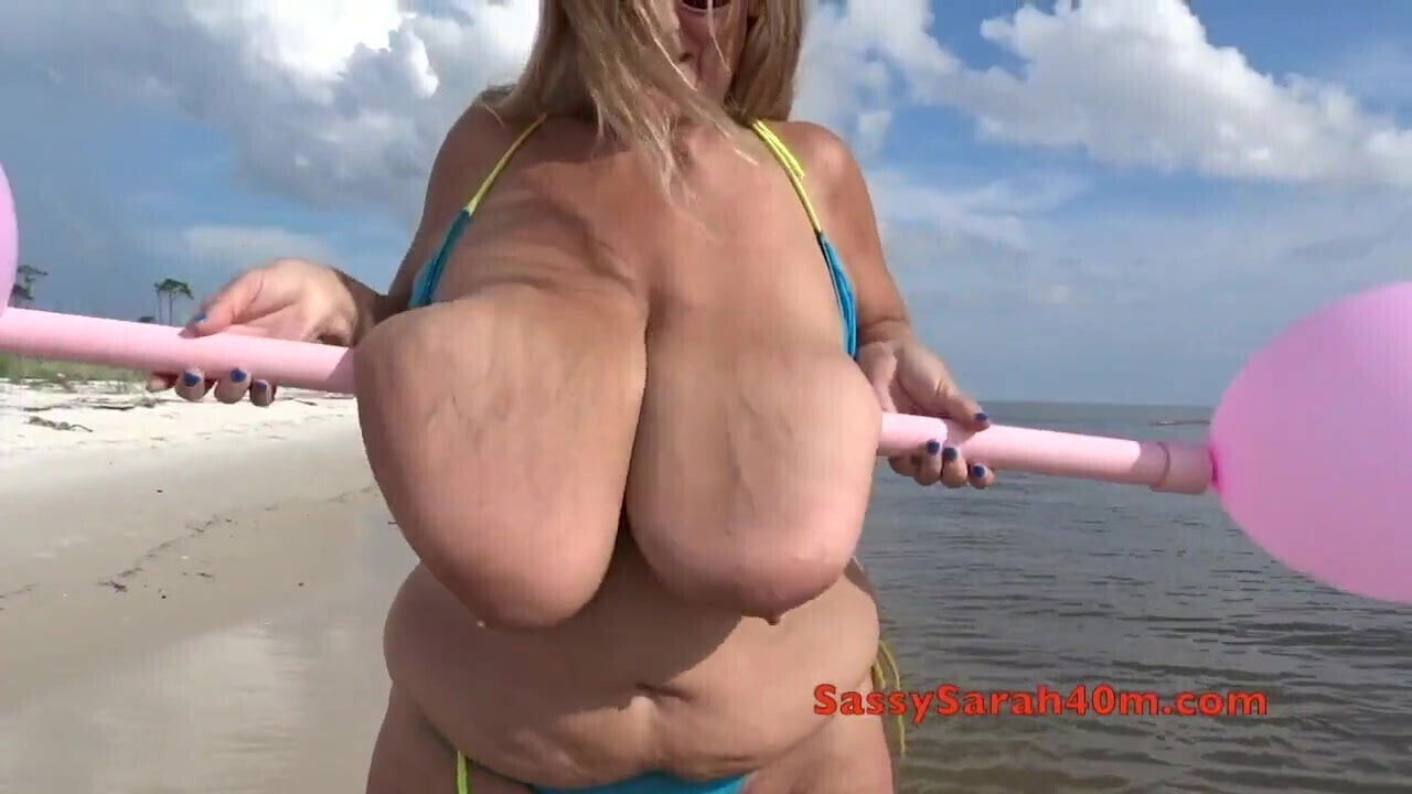 Mature with saggy does weight lifting