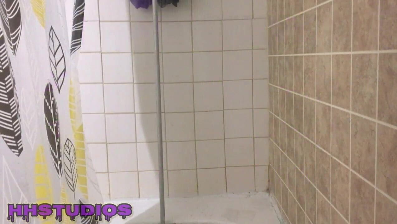 Step Shaves Huge Sexy Again (Preview)