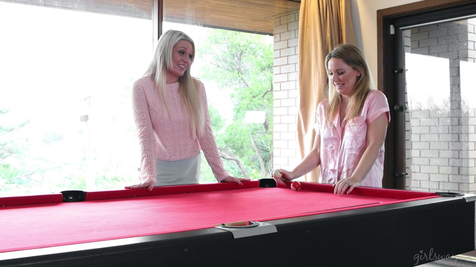 Handsome blonde Madison Missina makes love with Jessie Pierce