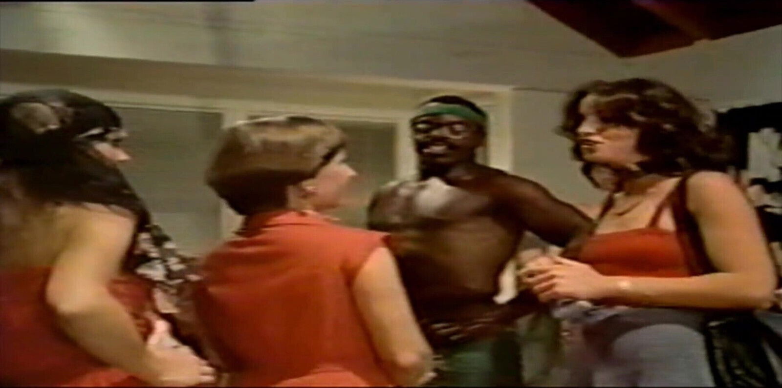 scene isatiable woman (Crap audio)