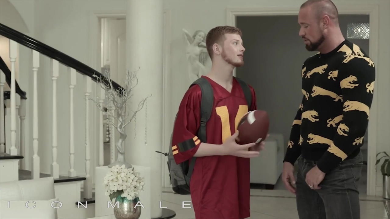 IconMale Twinky Zach Covington banged recent Stepdad Michael Roman