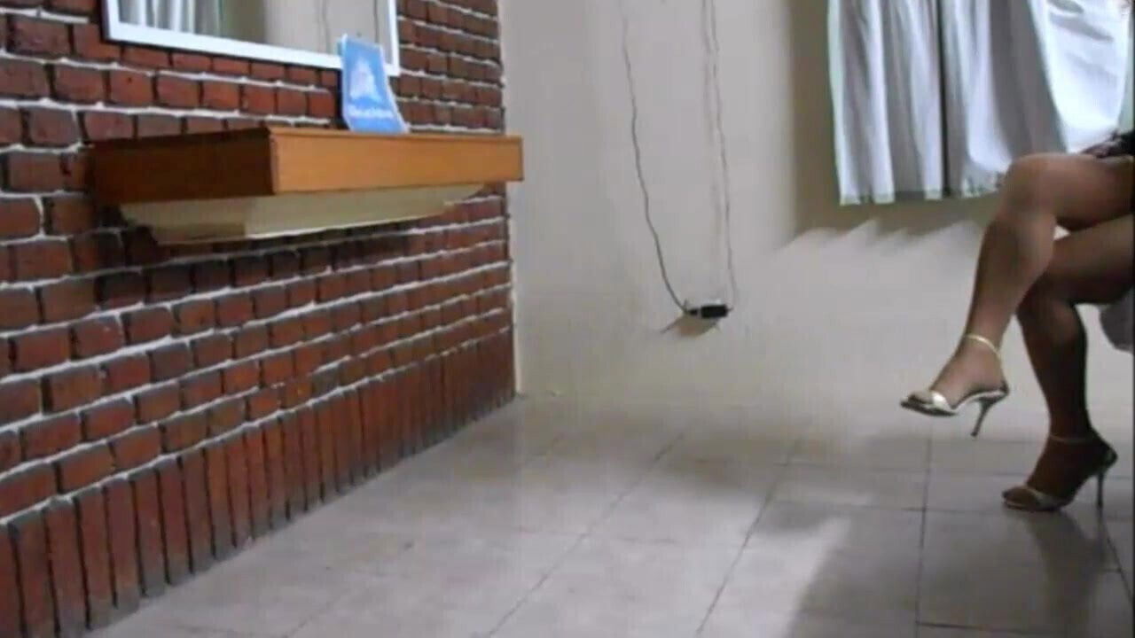 YELLOW SKIRT PALMA HOTEL