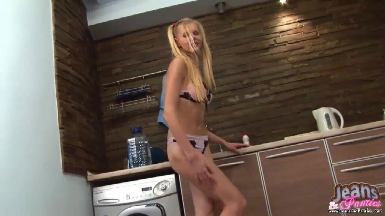 These jeans shorts tiny tight