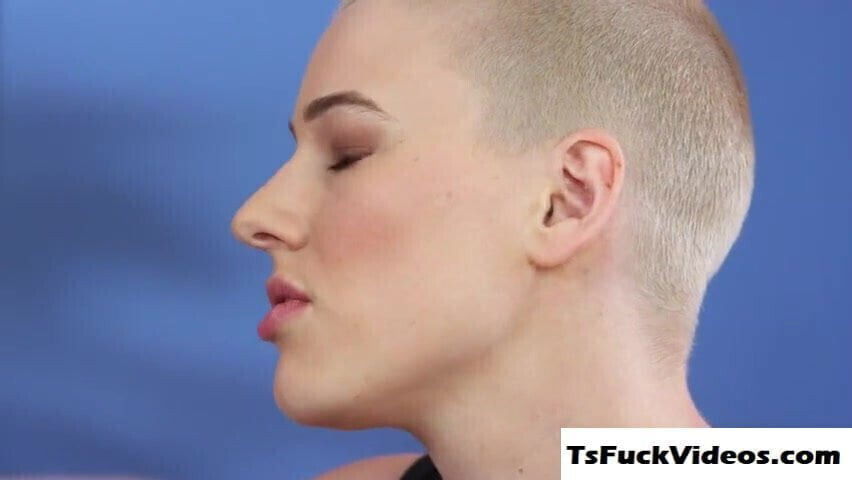 Horny Blonde Transbabe Aubrey Fucks Hard Rileys