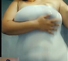 Show MOJADO CON VESTIDO TRANSPARENTE, kinky milly